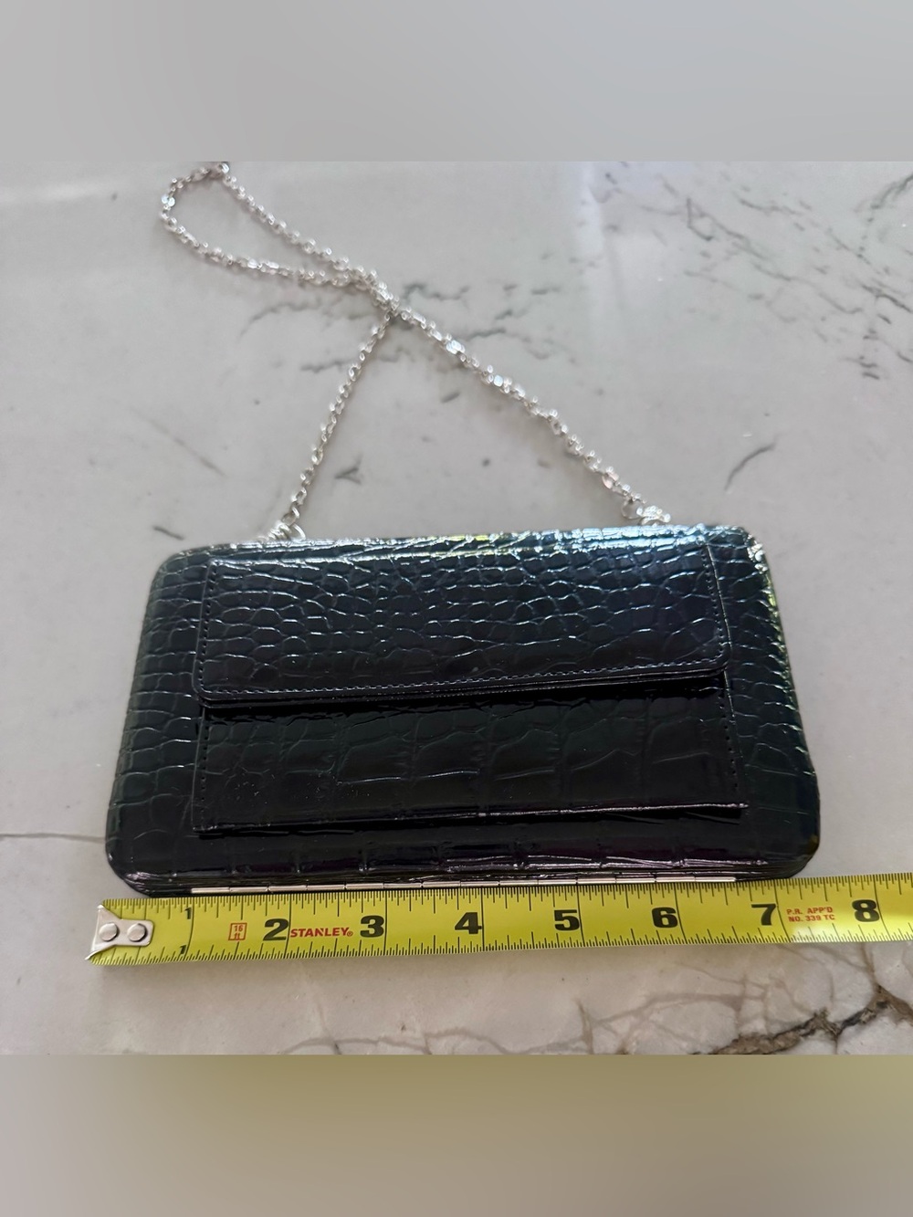 Compact Wallet on a Removable Chain - Picture 7 of 10